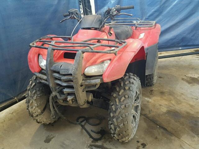 1HFTE3525C4500944 - 2012 HONDA TRX420 FM RED photo 2