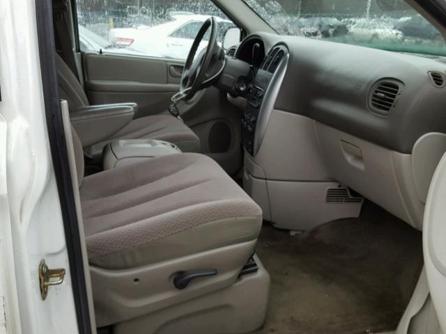 2A8GP54L57R193444 - 2007 CHRYSLER TOWN & COU WHITE photo 5