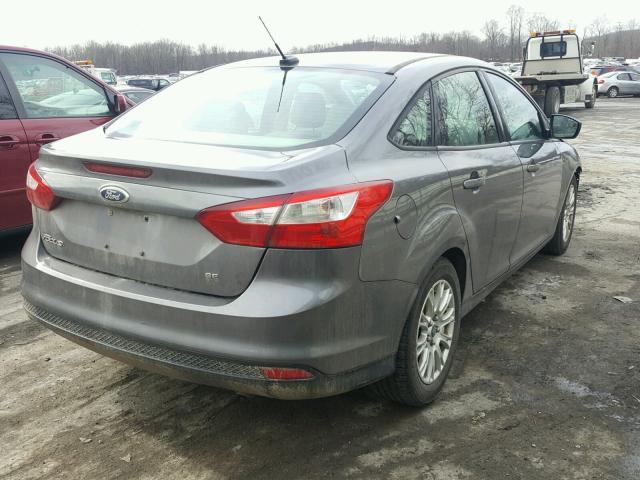 1FAHP3F25CL186281 - 2012 FORD FOCUS SE GRAY photo 4