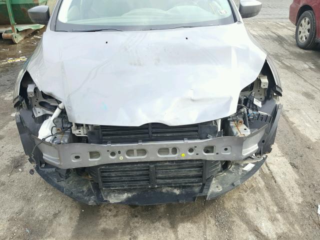 1FAHP3F25CL186281 - 2012 FORD FOCUS SE GRAY photo 9