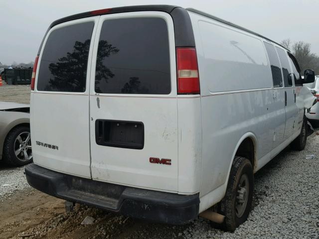 1GTHG39U231109788 - 2003 GMC SAVANA G35 WHITE photo 4