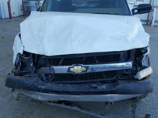 1GBJK34U51F105584 - 2001 CHEVROLET SILVERADO WHITE photo 7