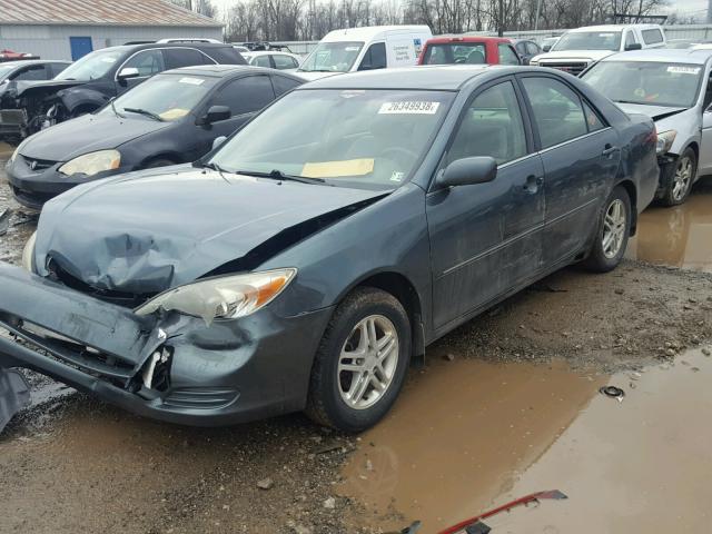 4T1BE30K02U602871 - 2002 TOYOTA CAMRY LE GREEN photo 2