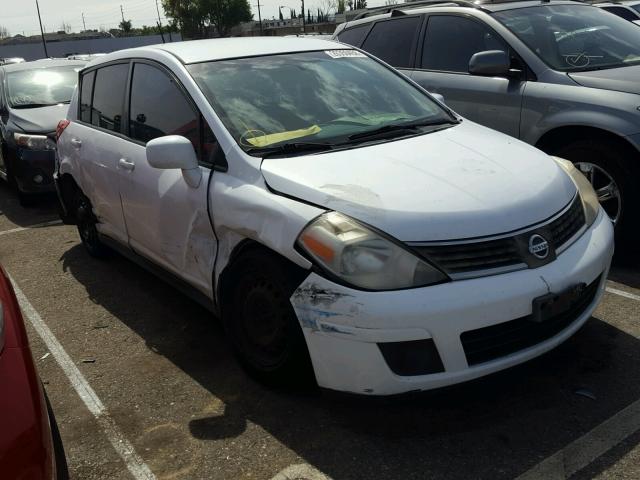 3N1BC13E07L403635 - 2007 NISSAN VERSA S WHITE photo 1