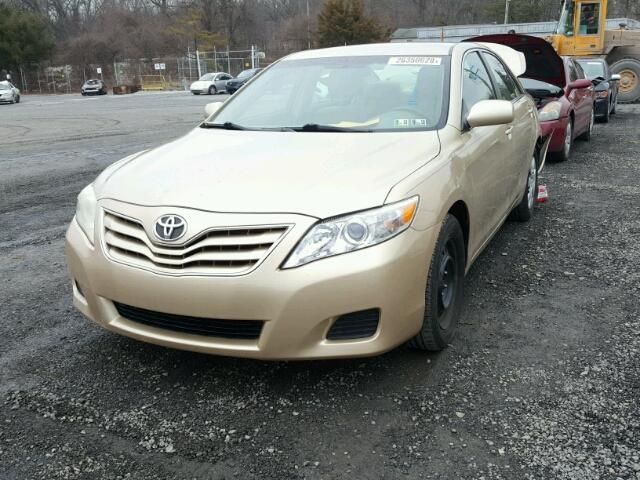 4T1BF3EK4BU605780 - 2011 TOYOTA CAMRY BASE GOLD photo 2