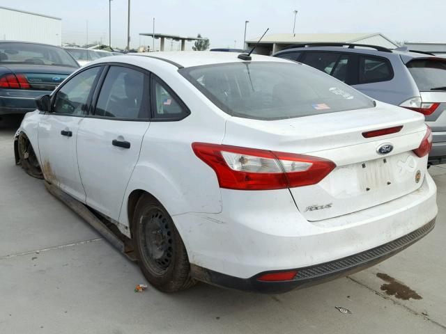 1FAHP3E25CL156294 - 2012 FORD FOCUS S WHITE photo 3