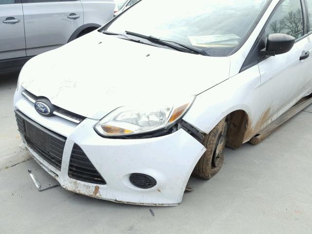 1FAHP3E25CL156294 - 2012 FORD FOCUS S WHITE photo 9