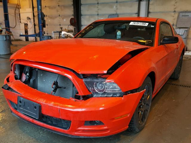 1ZVBP8AM1E5274710 - 2014 FORD MUSTANG RED photo 2