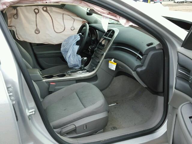 1G11B5SA8DF140830 - 2013 CHEVROLET MALIBU LS ვერცხლისფერი ფოტო 5