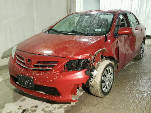 2T1BU4EE3DC934691 - 2013 TOYOTA COROLLA BA RED photo 2