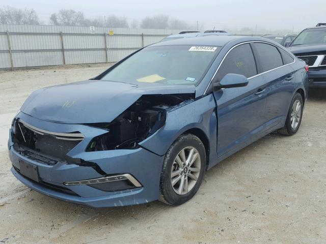 5NPE24AF1FH050539 - 2015 HYUNDAI SONATA SE BLUE photo 2