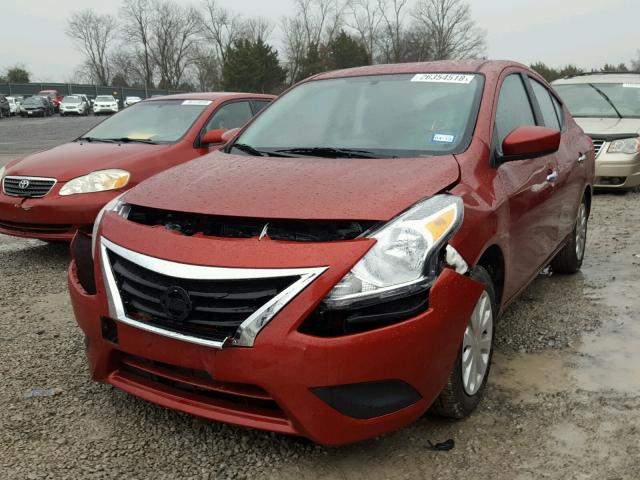 3N1CN7APXHK454444 - 2017 NISSAN VERSA S RED photo 2