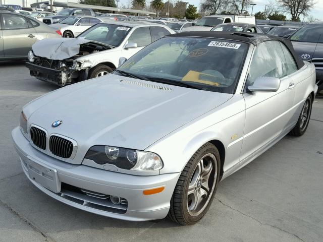 WBABS53402JU90738 - 2002 BMW 330 CI SILVER photo 2