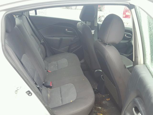 KNADM4A38F6527857 - 2015 KIA RIO LX Արծաթագույն լուսանկար 6