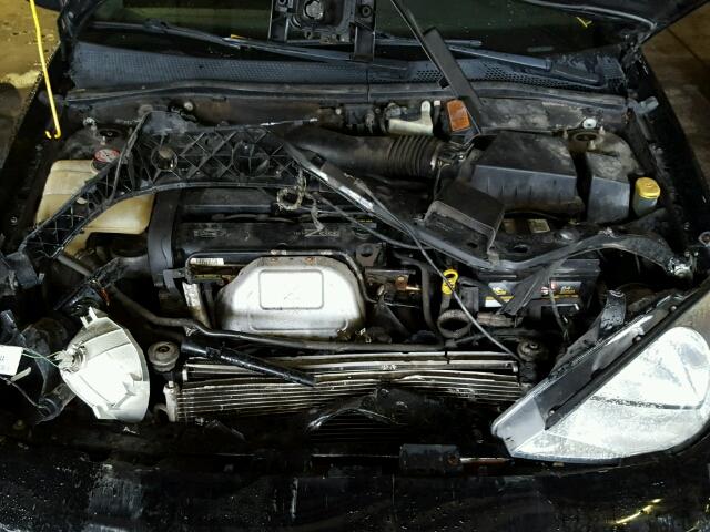 1FAFP34352W324773 - 2002 FORD FOCUS SE BLACK photo 7