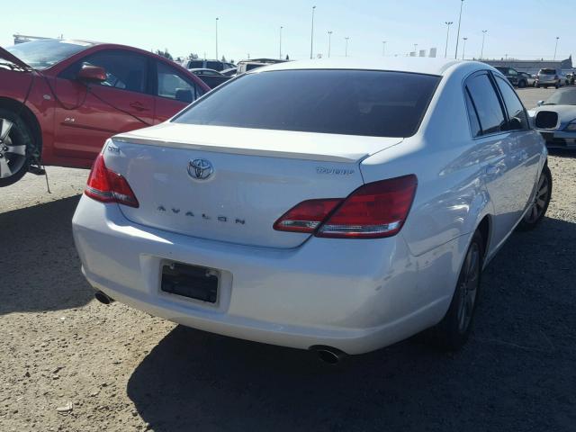 4T1BK36BX6U091904 - 2006 TOYOTA AVALON XL WHITE photo 4