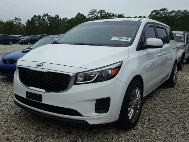 KNDMB5C17H6241740 - 2017 KIA SEDONA LX WHITE photo 2