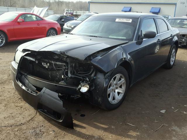 2C3KA43R47H885644 - 2007 CHRYSLER 300 BLACK photo 2