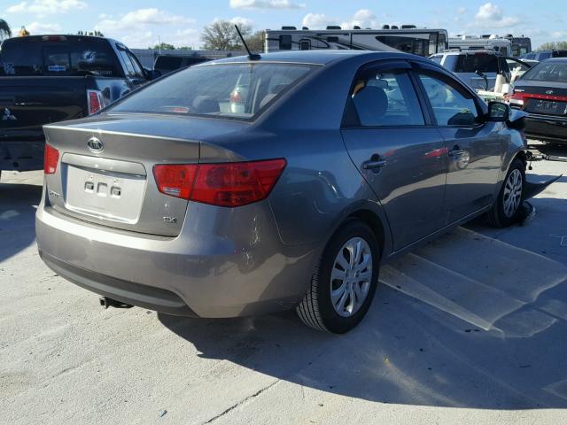 KNAFU4A26C5561488 - 2012 KIA FORTE EX GRAY photo 4