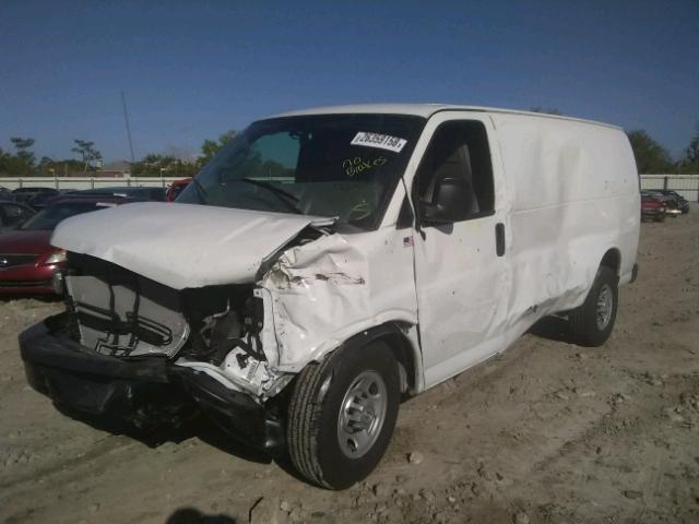 1GCWGAFF5H1317074 - 2017 CHEVROLET EXPRESS G2 WHITE photo 2