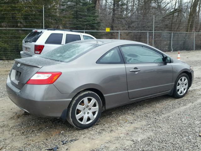 2HGFG12698H542798 - 2008 HONDA CIVIC LX GRAY photo 4