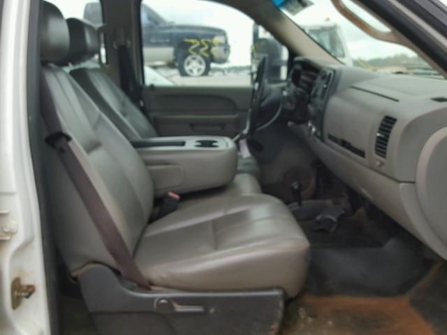 1GC1KVC88CF235843 - 2012 CHEVROLET SILVERADO WHITE photo 5