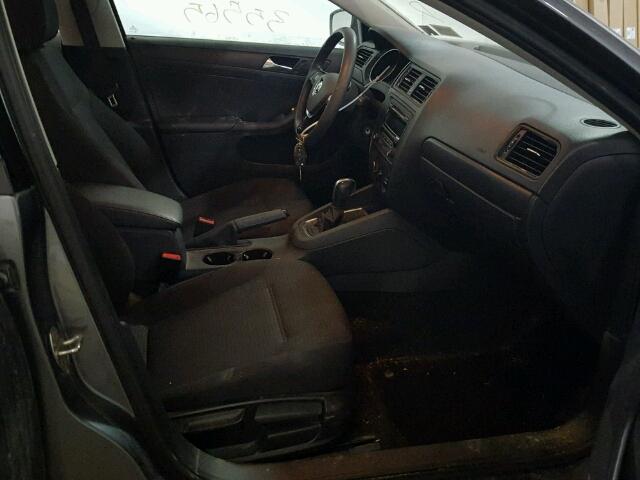 3VW2K7AJ4FM279135 - 2015 VOLKSWAGEN JETTA BASE 灰色 照片 5