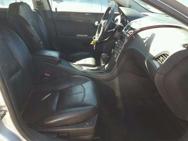 1G1ZG5E70CF272208 - 2012 CHEVROLET MALIBU LTZ 银色 照片 5