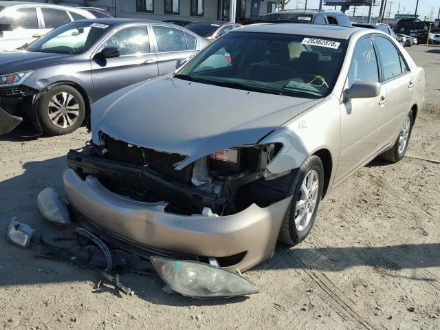 4T1BE32K76U124970 - 2006 TOYOTA CAMRY LE GOLD photo 2