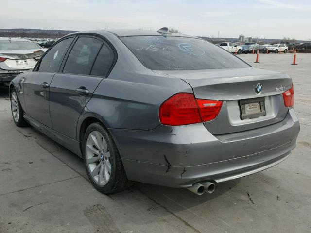 WBAPH7C56BE678522 - 2011 BMW 328 I GRAY photo 3