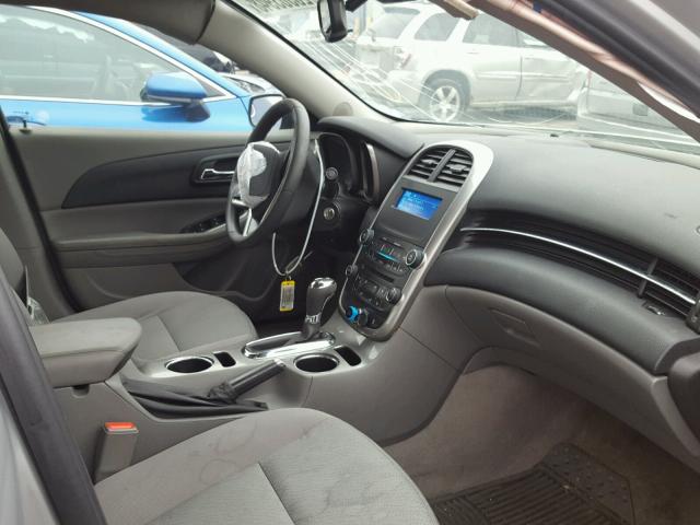 1G11B5SL1EF264036 - 2014 CHEVROLET MALIBU LS 银色 照片 5