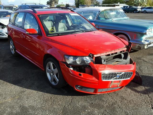 YV1MW682552075744 - 2005 VOLVO V50 T5 RED photo 1