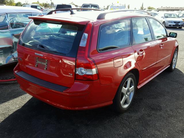 YV1MW682552075744 - 2005 VOLVO V50 T5 RED photo 4