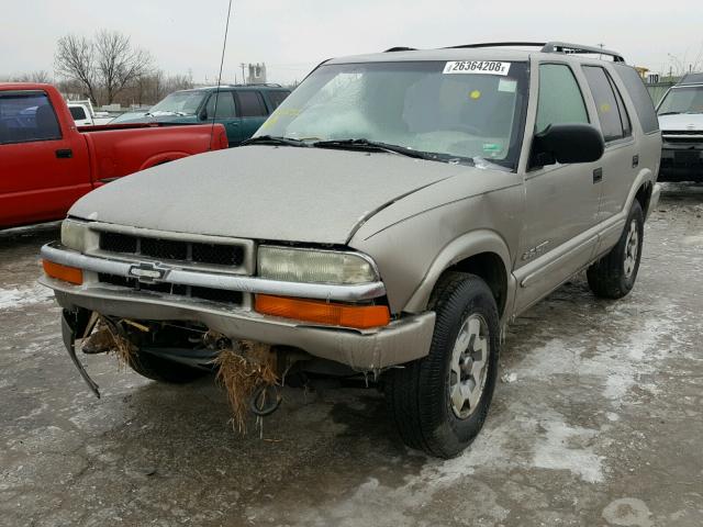 1GNDT13X54K130252 - 2004 CHEVROLET BLAZER SILVER photo 2