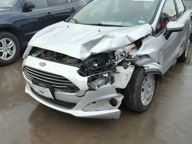 3FADP4TJ3GM120641 - 2016 FORD FIESTA S SILVER photo 9