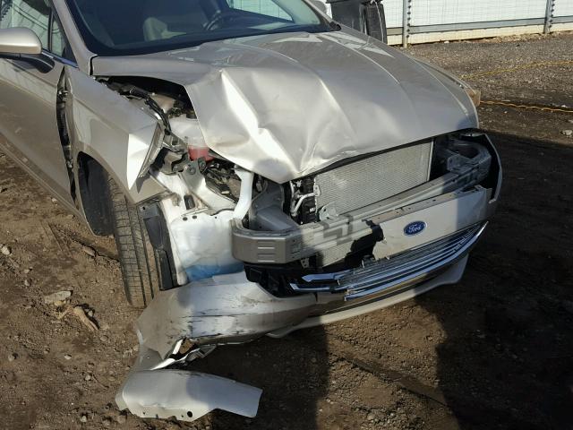 3FA6P0H70HR336854 - 2017 FORD FUSION SE WHITE photo 9