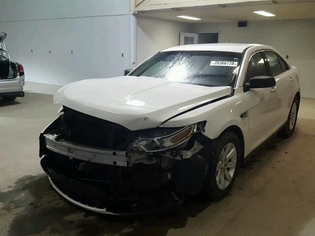 1FAHP2DW1CG140410 - 2012 FORD TAURUS SE WHITE photo 2