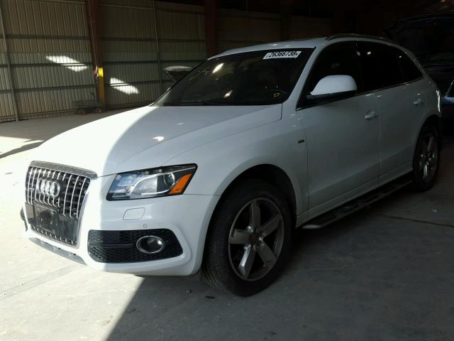 WA1DKAFPXCA079093 - 2012 AUDI Q5 PREMIUM WHITE photo 2