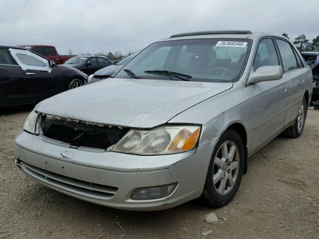 4T1BF28B91U142183 - 2001 TOYOTA AVALON XL GRAY photo 2