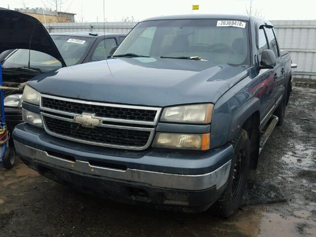 2GCEK13T261191509 - 2006 CHEVROLET SILVERADO BLUE photo 2