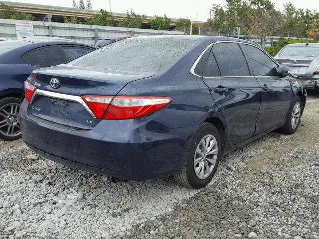 4T1BF1FK2FU925463 - 2015 TOYOTA CAMRY LE BLUE photo 4