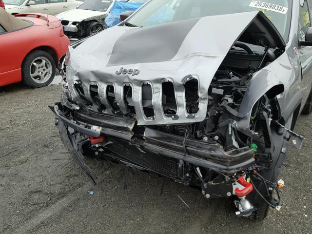 1C4PJMBS7GW253194 - 2016 JEEP CHEROKEE T GRAY photo 9