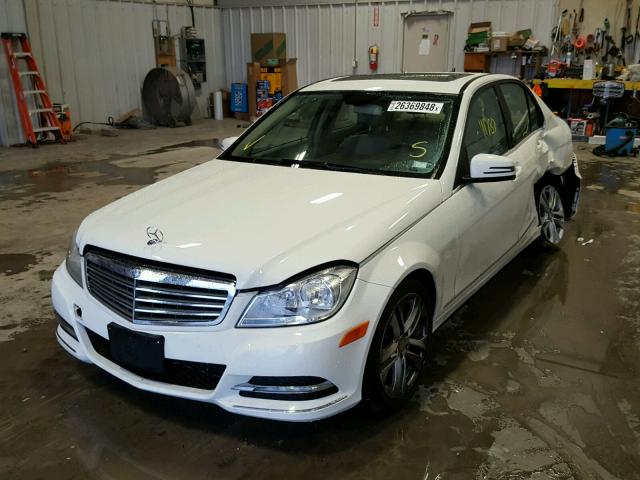 WDDGF8BB0CR192052 - 2012 MERCEDES-BENZ C 300 4MAT WHITE photo 2