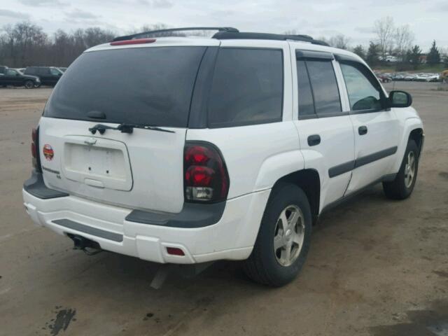 1GNDT13S852233901 - 2005 CHEVROLET TRAILBLAZE WHITE photo 4