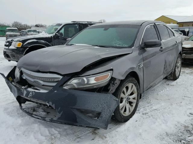 1FAHP2EW3CG135661 - 2012 FORD TAURUS SEL GRAY photo 2