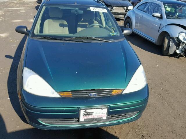 1FAHP36331W122342 - 2001 FORD FOCUS SE GREEN photo 9