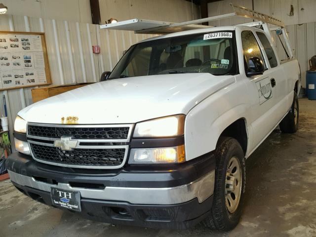 1GCEK19V97Z156869 - 2007 CHEVROLET SILVERADO WHITE photo 2