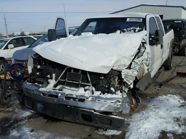 1GCHK29U15E172904 - 2005 CHEVROLET SILVERADO WHITE photo 2