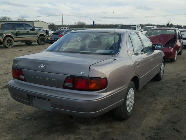 JT2BG12K8T0399648 - 1996 TOYOTA CAMRY DX TAN photo 4