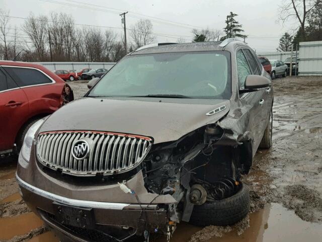 5GALVCED1AJ175673 - 2010 BUICK ENCLAVE CX BROWN photo 2